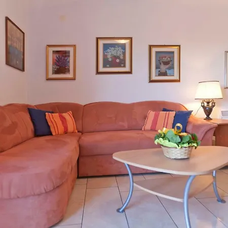 Bella Vista Apartment *