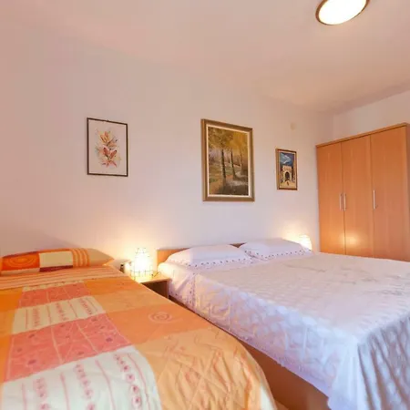 Bella Vista Apartment *